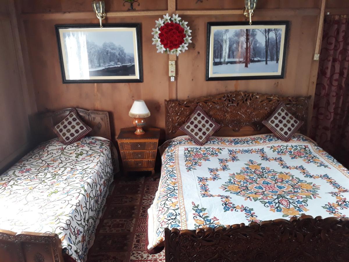Heritage Geneva House Boat Srīnagar エクステリア 写真