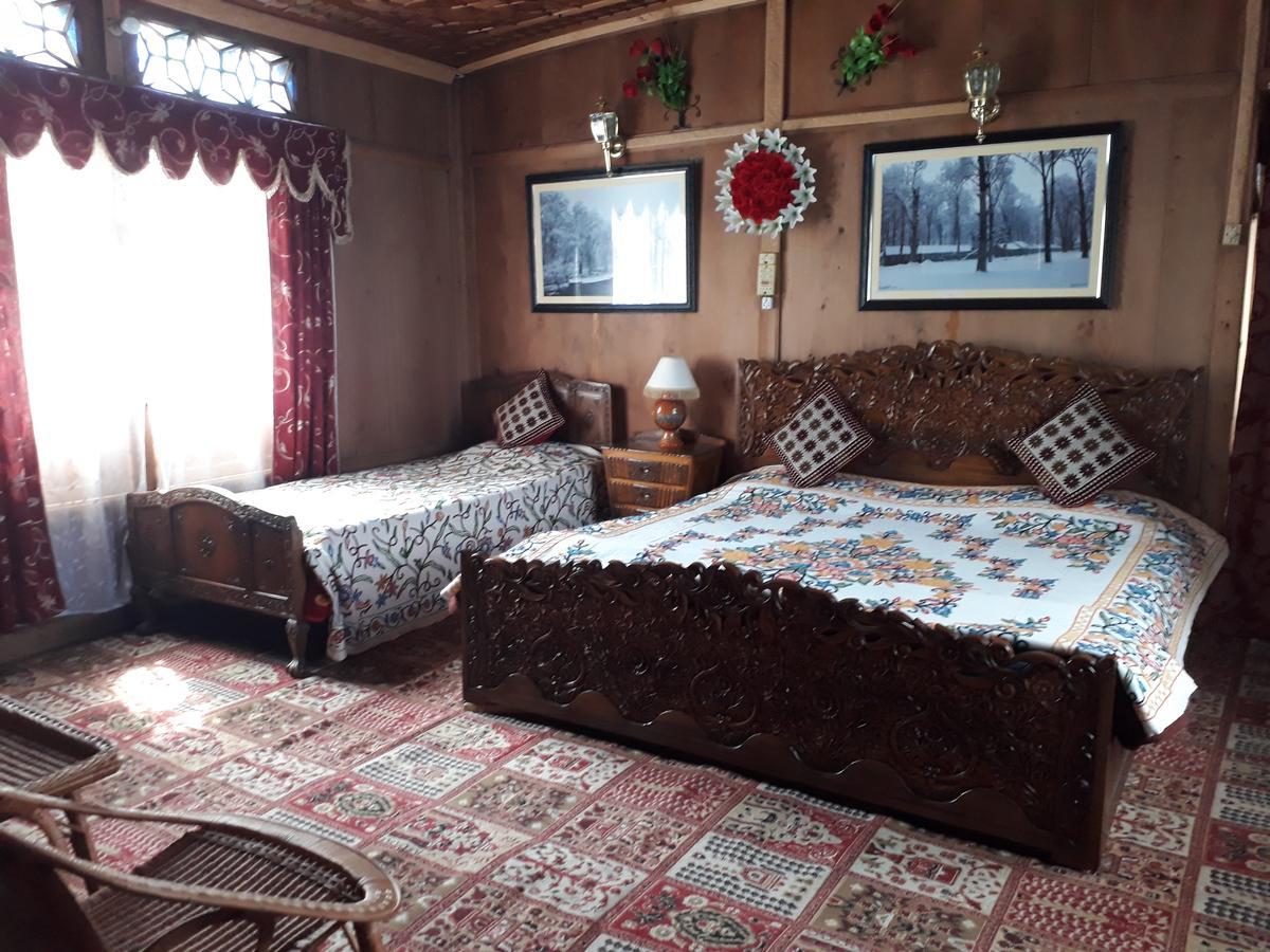 Heritage Geneva House Boat Srīnagar エクステリア 写真