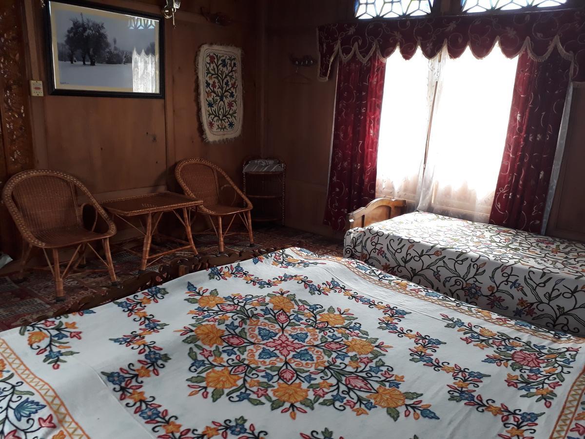 Heritage Geneva House Boat Srīnagar エクステリア 写真