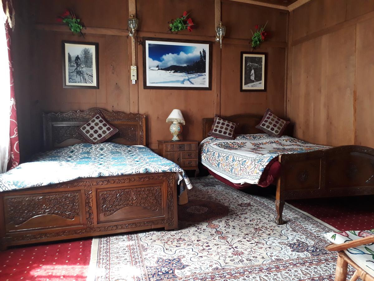 Heritage Geneva House Boat Srīnagar エクステリア 写真