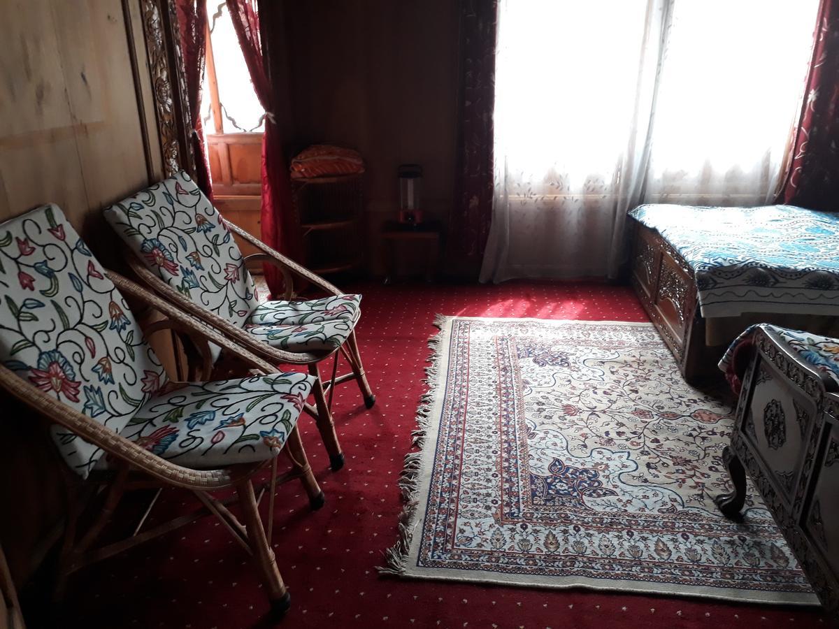 Heritage Geneva House Boat Srīnagar エクステリア 写真