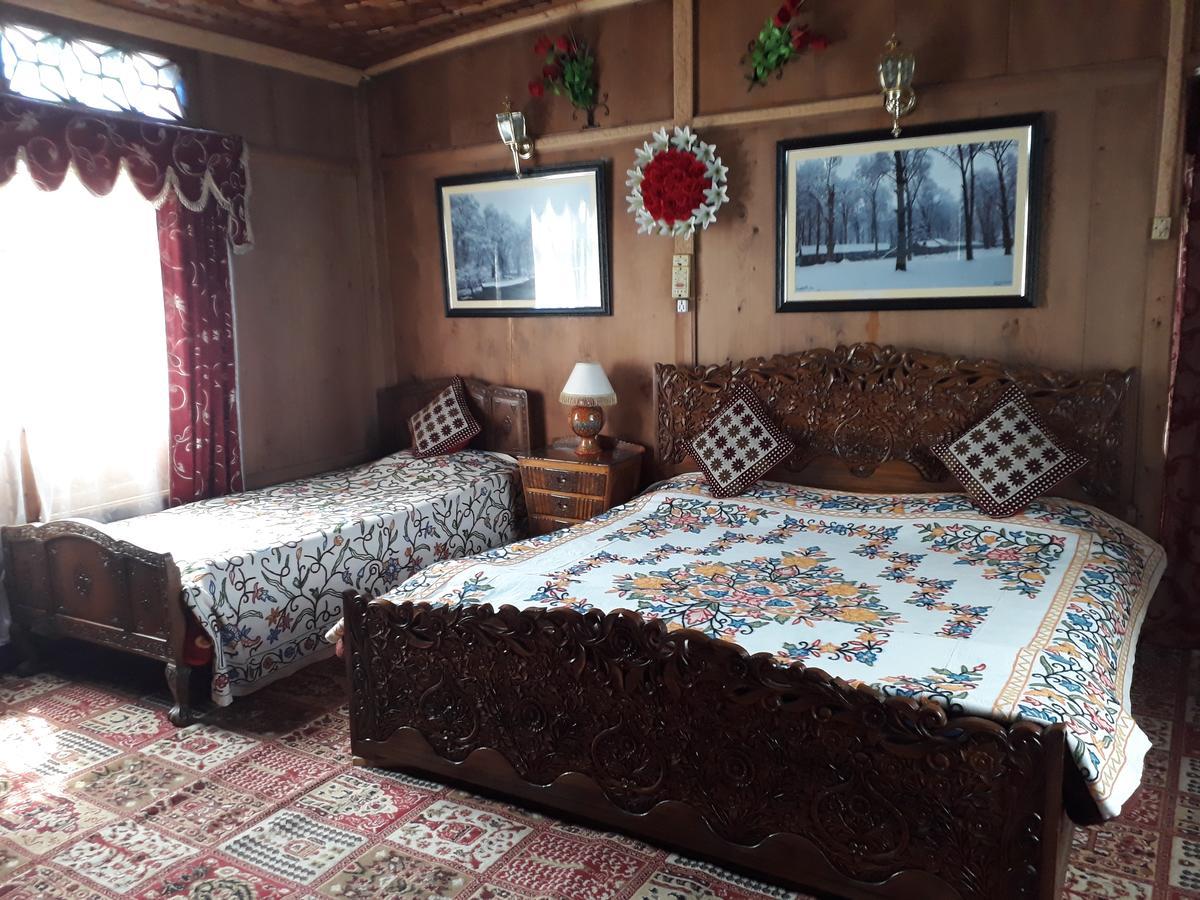 Heritage Geneva House Boat Srīnagar エクステリア 写真