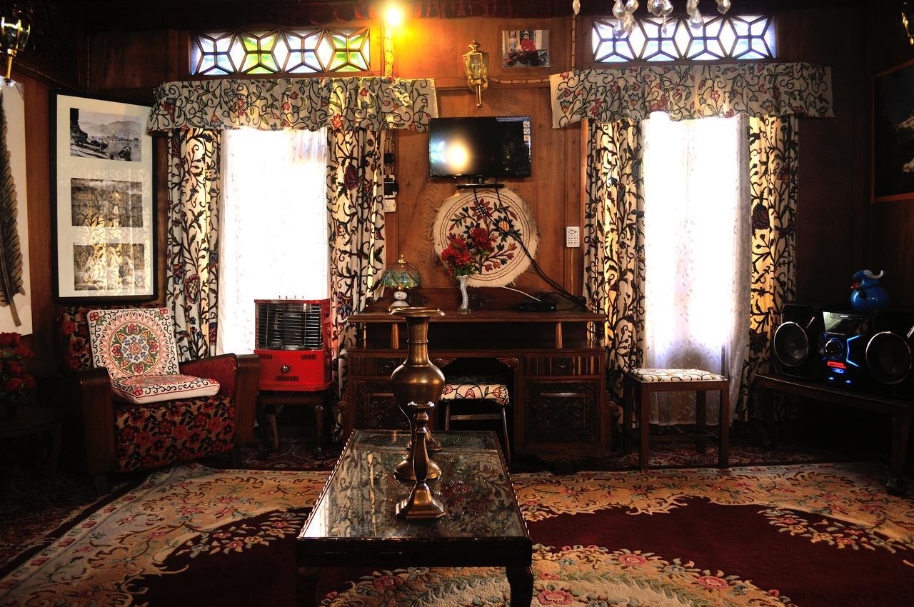 Heritage Geneva House Boat Srīnagar エクステリア 写真
