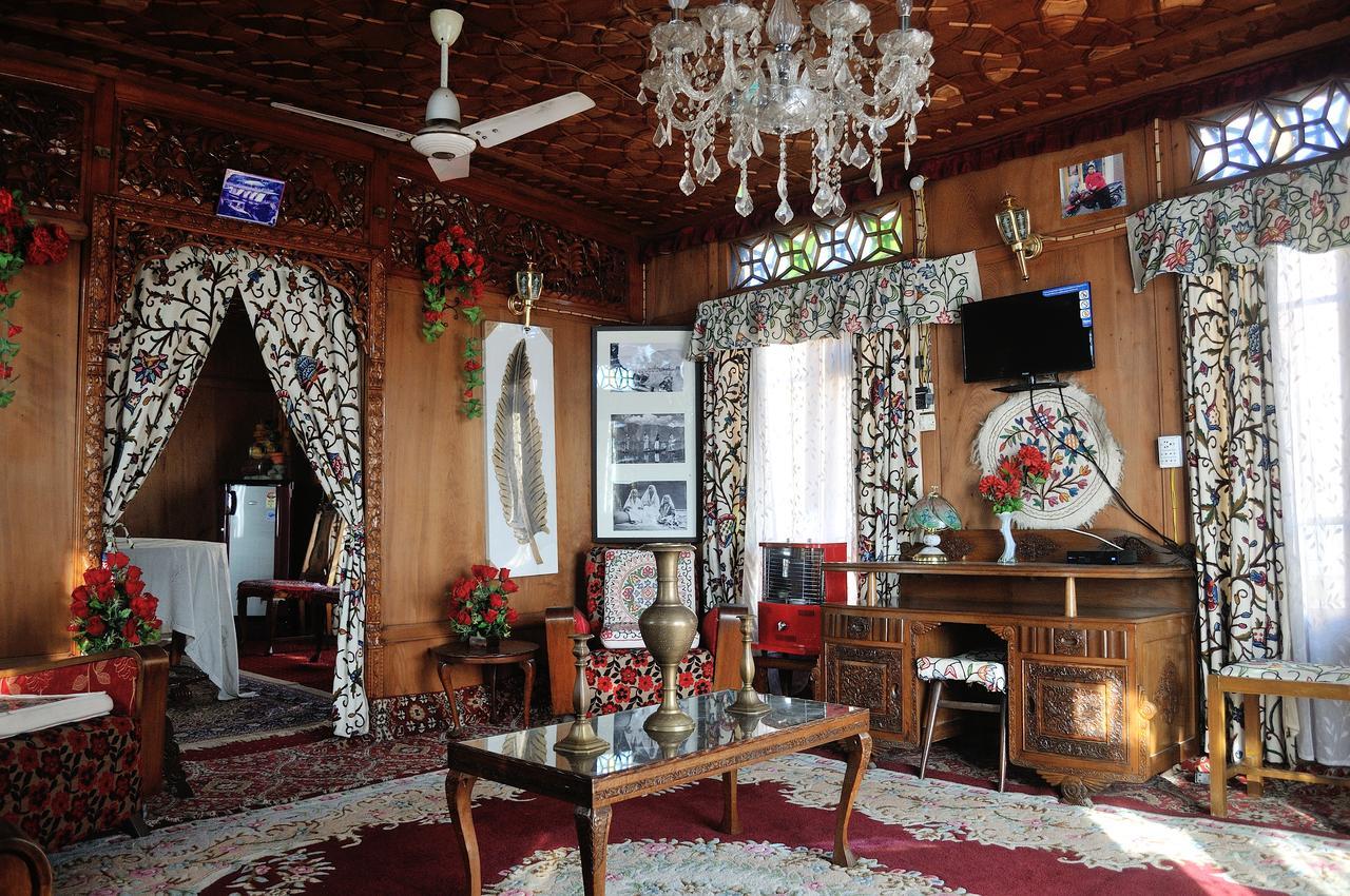 Heritage Geneva House Boat Srīnagar エクステリア 写真
