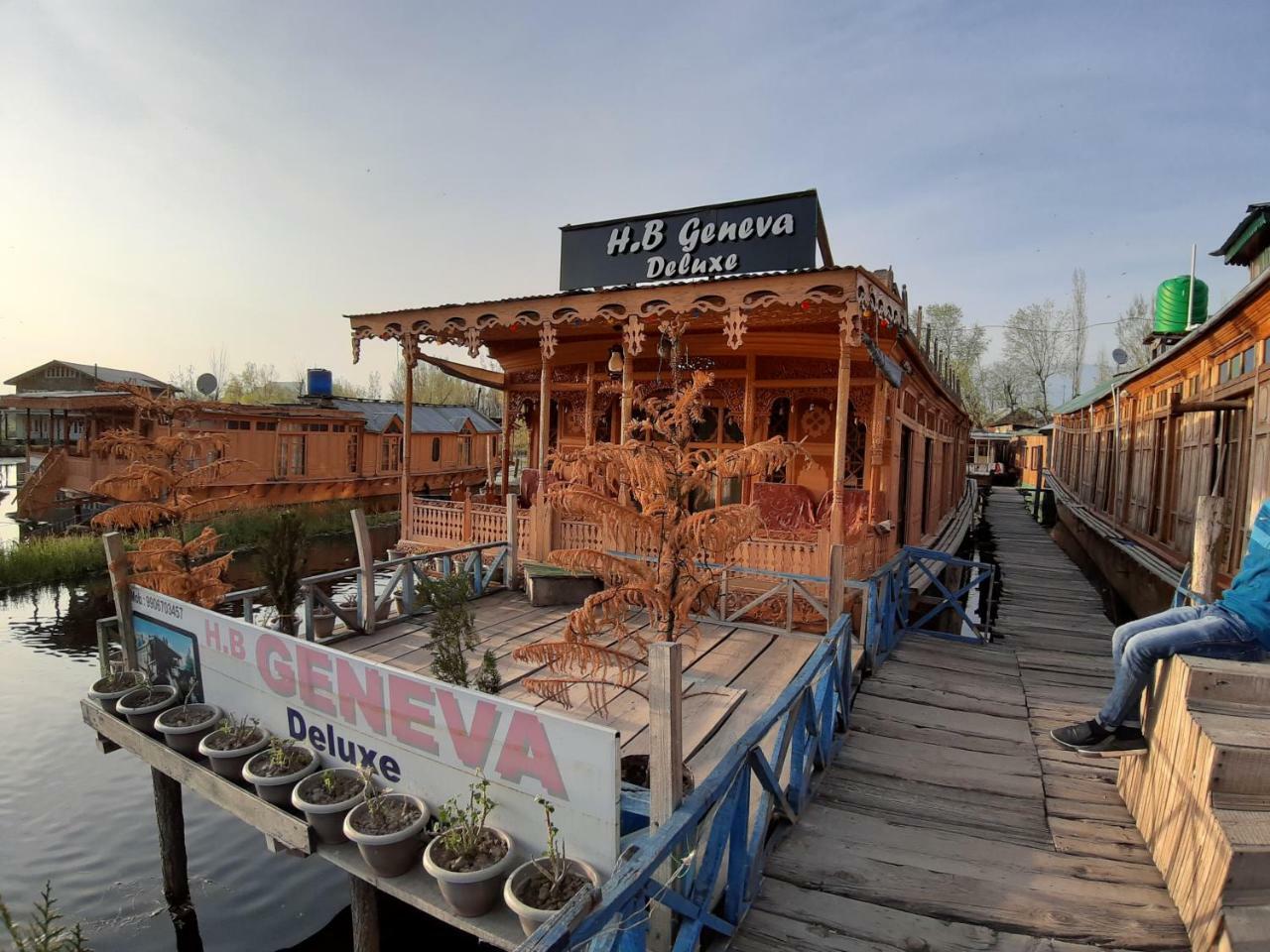 Heritage Geneva House Boat Srīnagar エクステリア 写真
